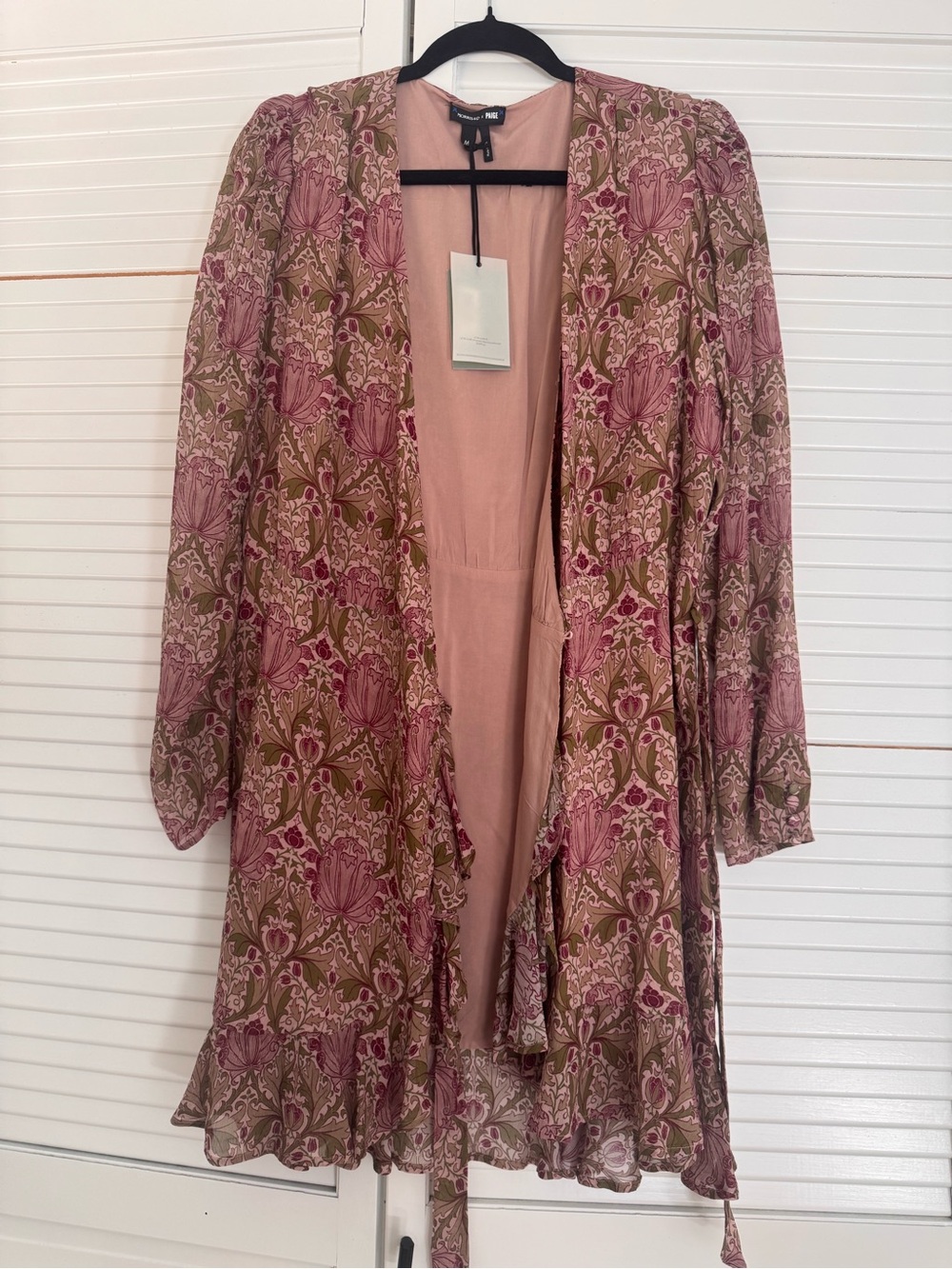 PAIGE × Morris & Co. Bodega Long-Sleeve
Wrap Silk Mini 0144 - Picture 3 of 5